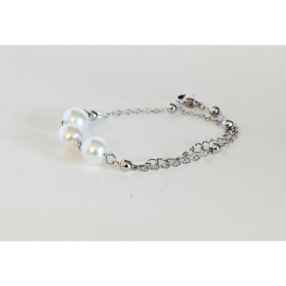 Everlasting Bonds: Sterling Silver Charm Bracelet with Pearls of Friendship - Picture 11 of 12